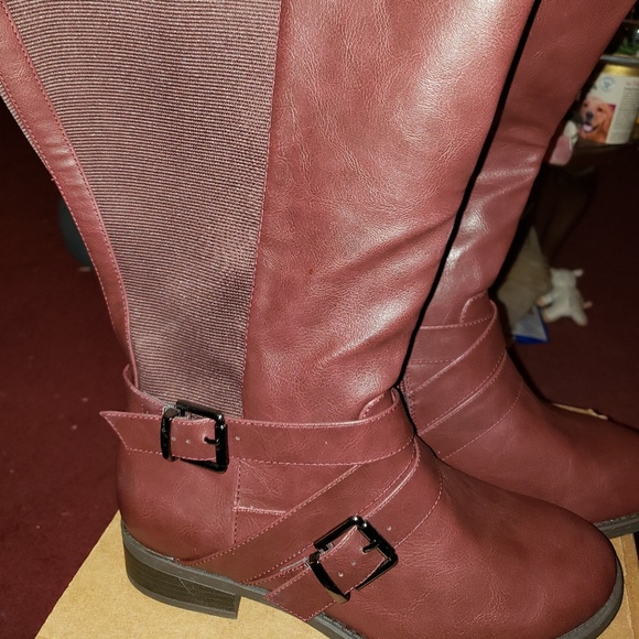 ~~~~~~~~~~~SOLD~~~~~~~~~Torrid new Boots - Picture 1 of 4